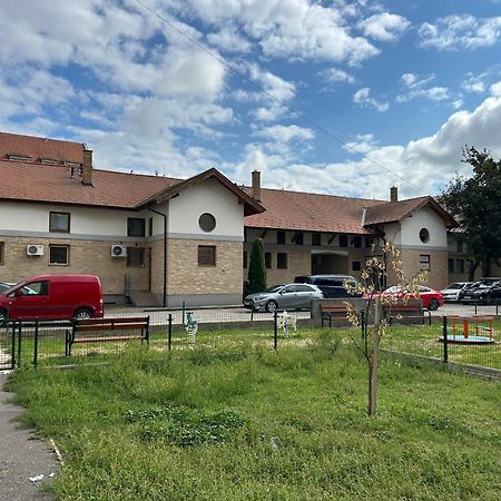 Kondé Apartments A Dunajská Streda Extérieur photo