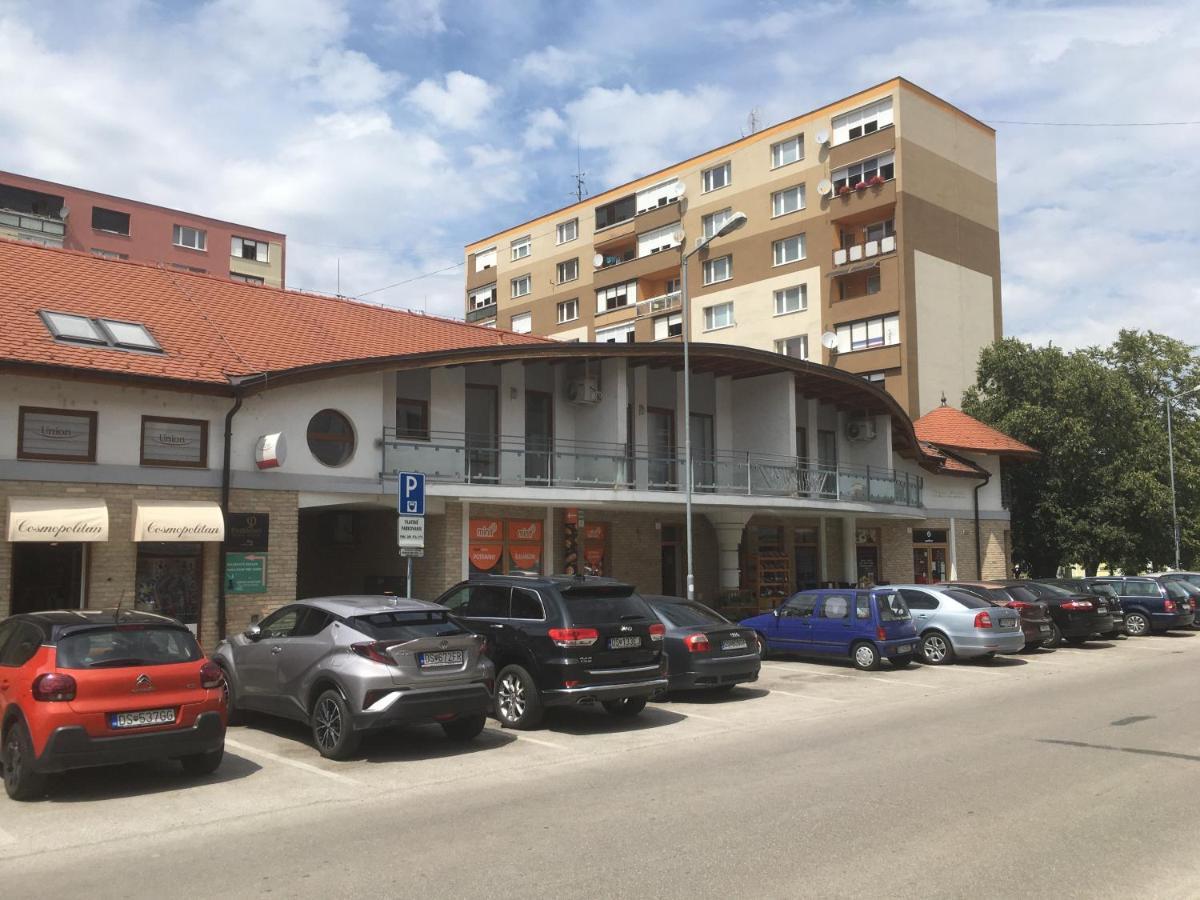 Kondé Apartments A Dunajská Streda Extérieur photo