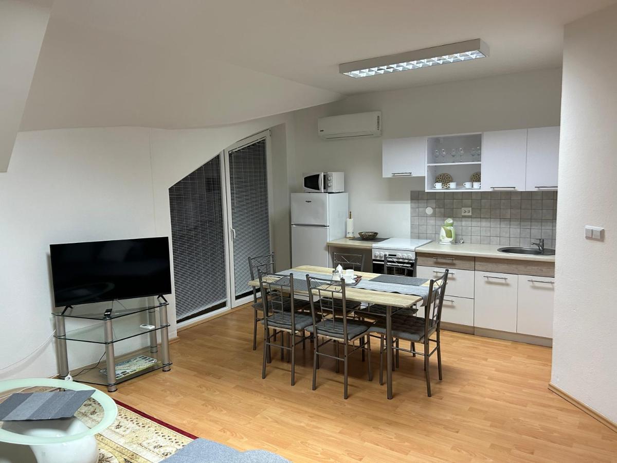 Kondé Apartments A Dunajská Streda Extérieur photo