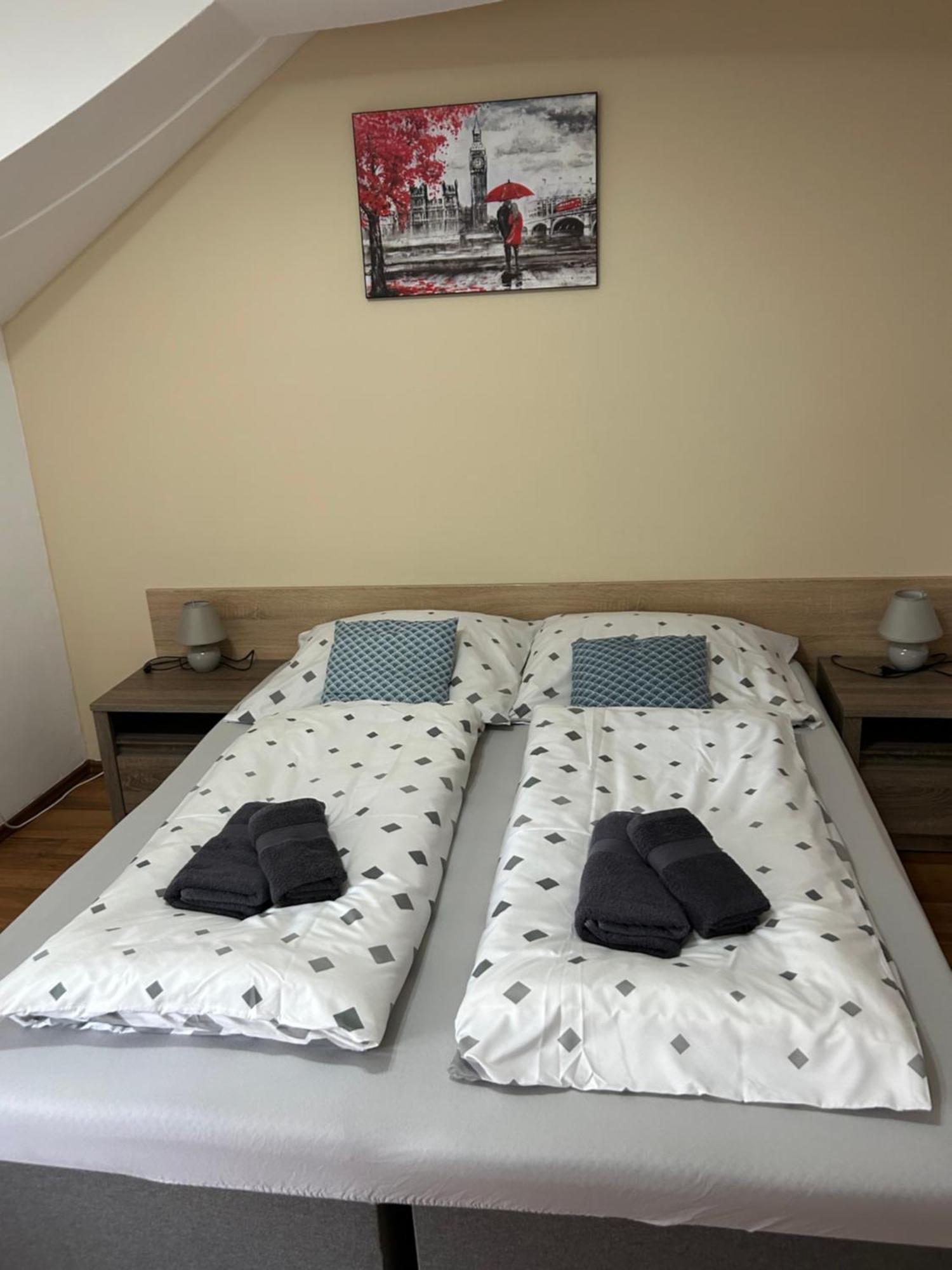 Kondé Apartments A Dunajská Streda Extérieur photo